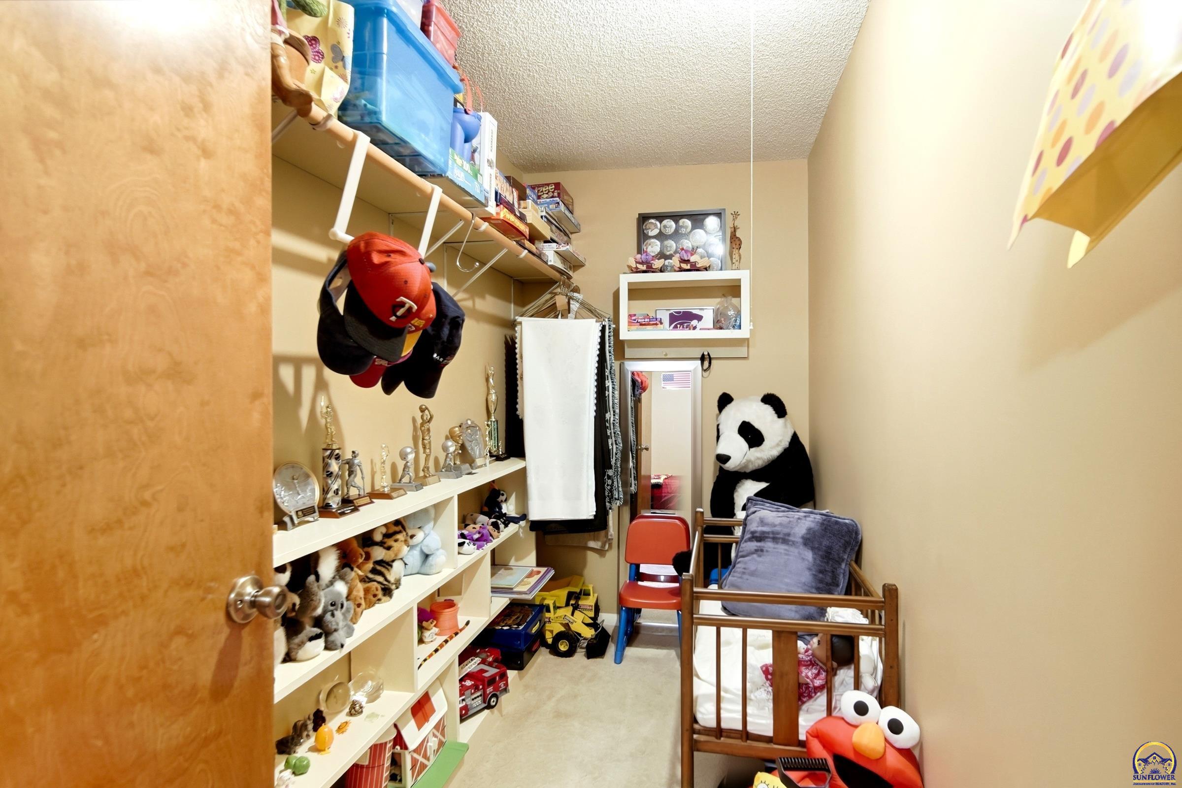 3108 Southwest Staffordshire Road Topeka, KS 66614 - Photo 25 of 30