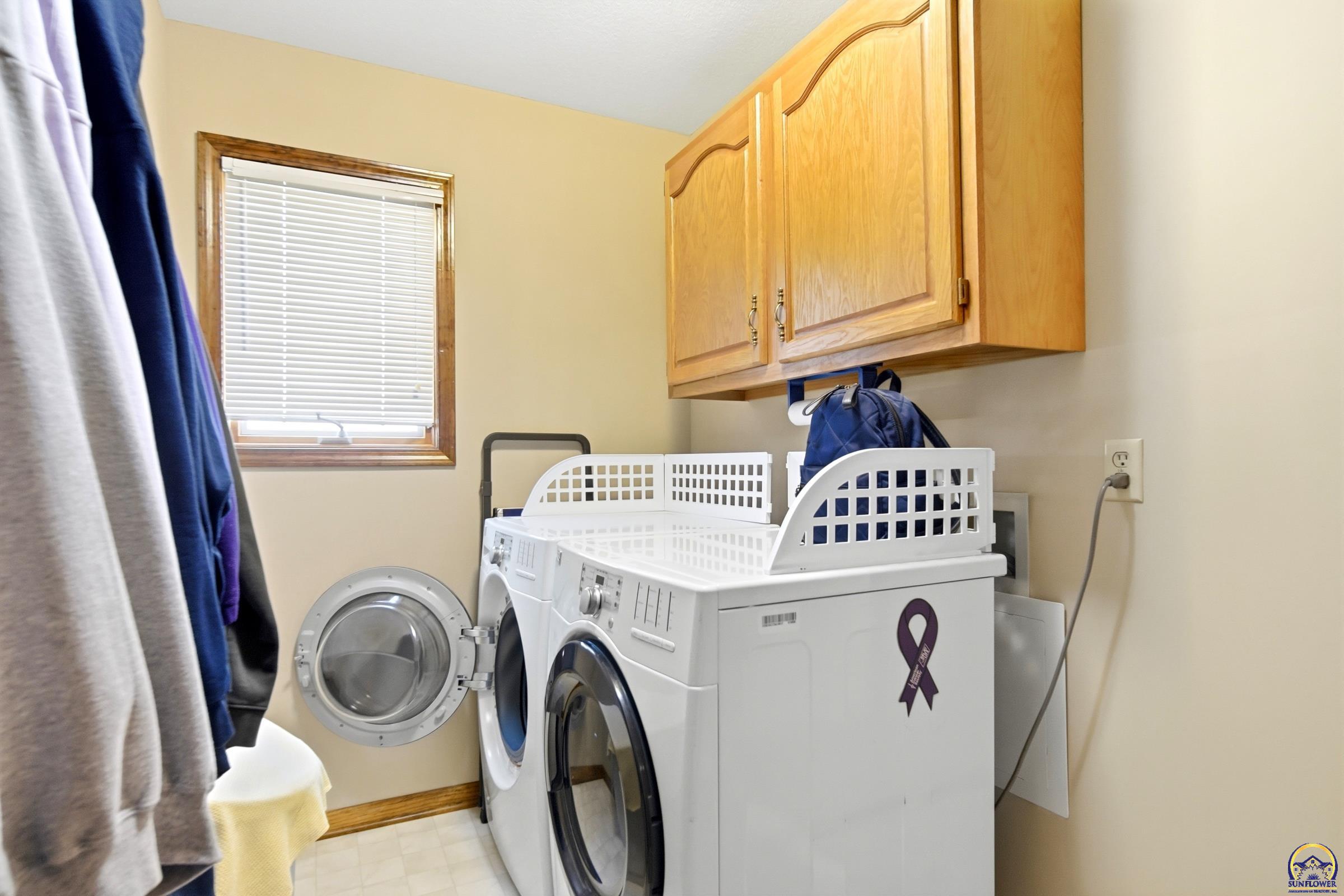 3108 Southwest Staffordshire Road Topeka, KS 66614 - Photo 10 of 30