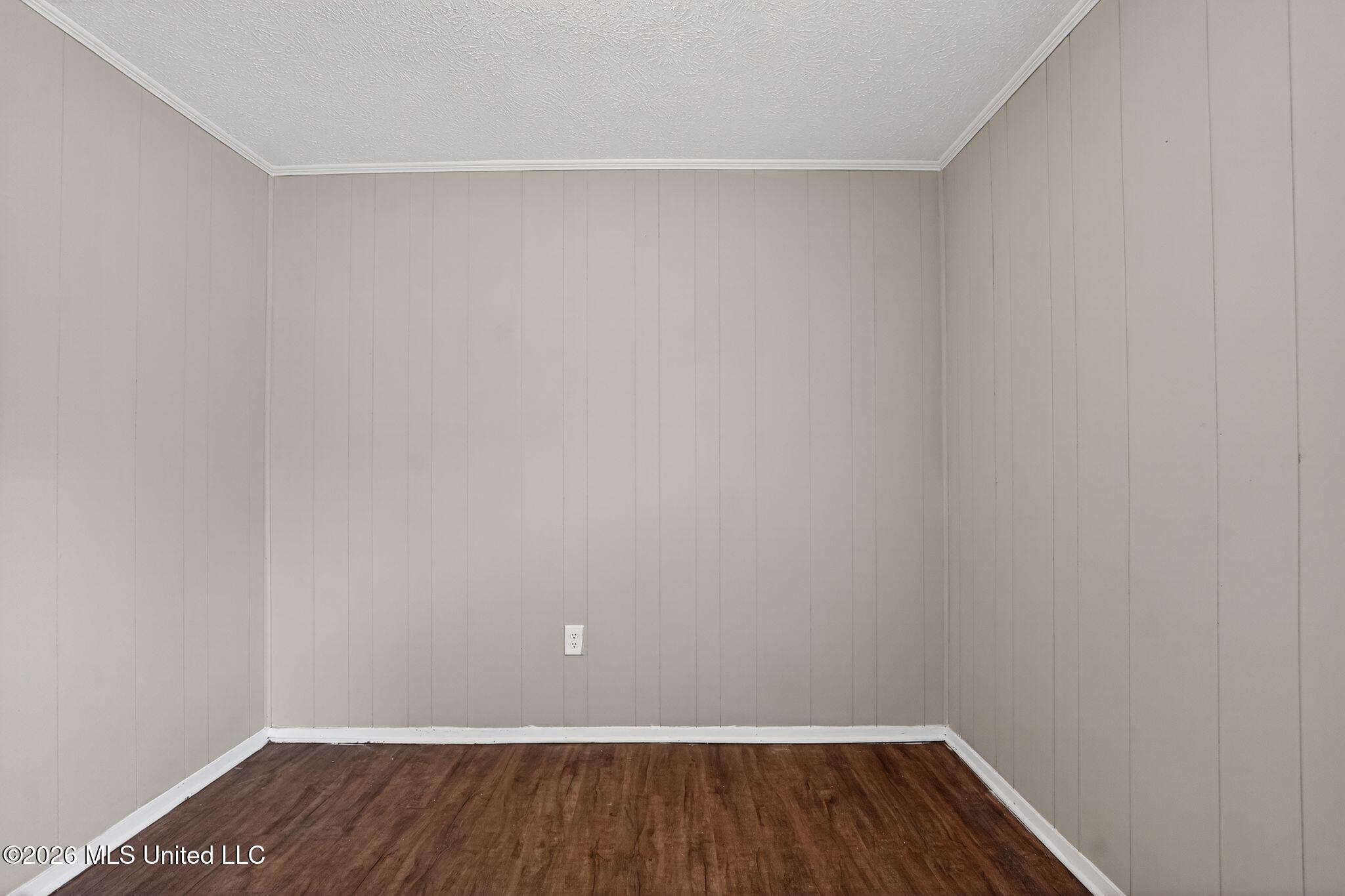 907 Tyler Street Pearl, MS 39208 - Photo 17 of 38 12_907_Tyler_St_Pearl_MS_39208-Living_ro