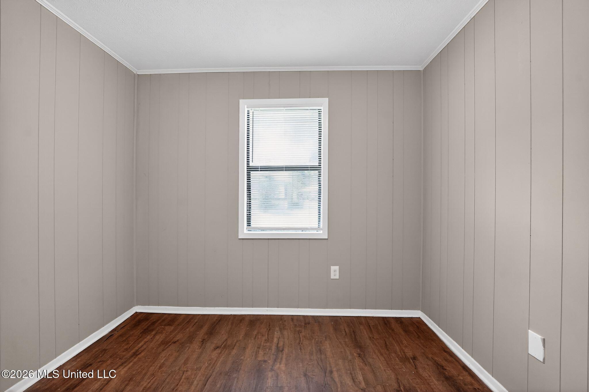 907 Tyler Street Pearl, MS 39208 - Photo 19 of 38 14_907_Tyler_St_Pearl_MS_39208-Living_ro