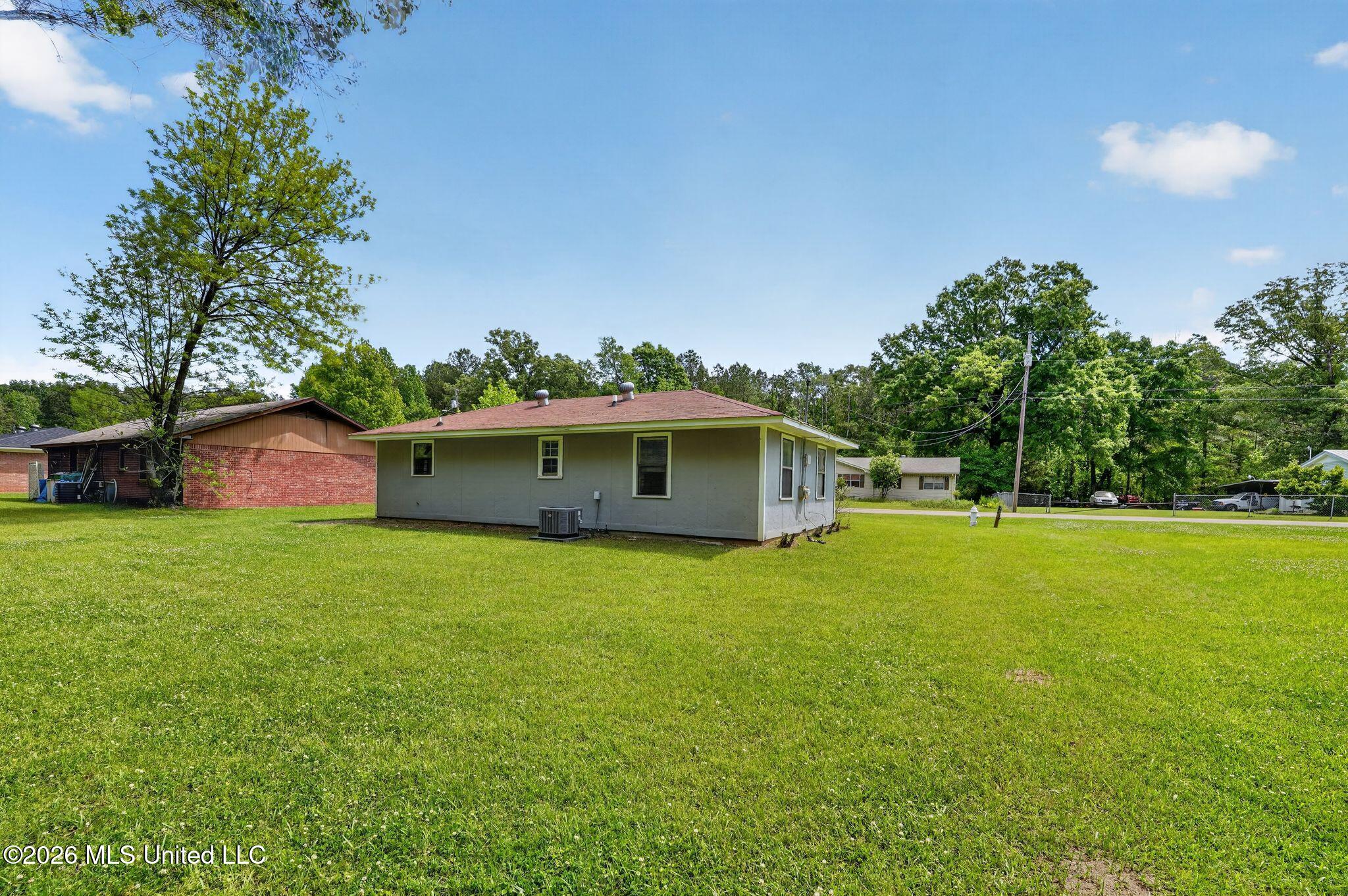 907 Tyler Street Pearl, MS 39208 - Photo 36 of 38 02_907_Tyler_St_Pearl_MS_39208-Exterior-