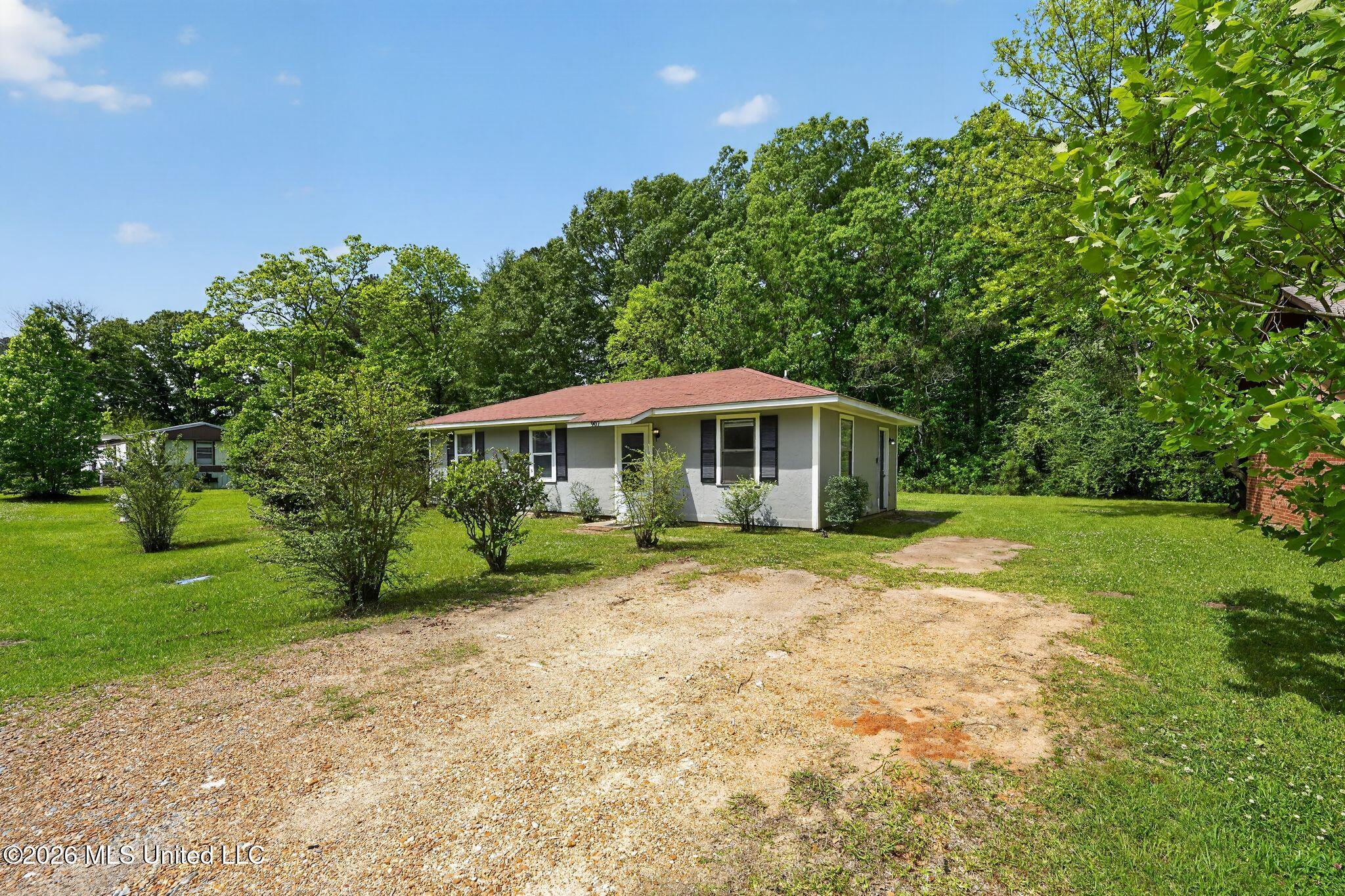 907 Tyler Street Pearl, MS 39208 - Photo 4 of 38 08_907_Tyler_St_Pearl_MS_39208-Exterior-