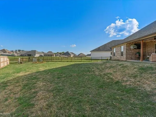 $385,000 | 133 Brimestone Loop, Benton, LA 71006