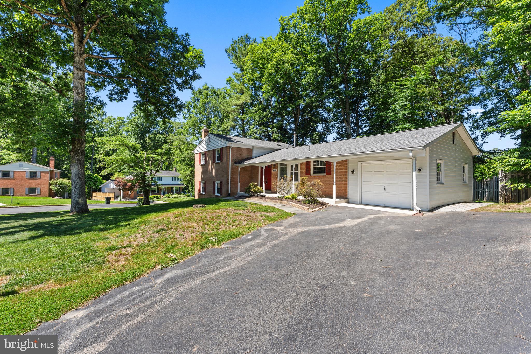 6608 Grey Fox Drive Springfield, VA 22152 - Photo 3 of 31