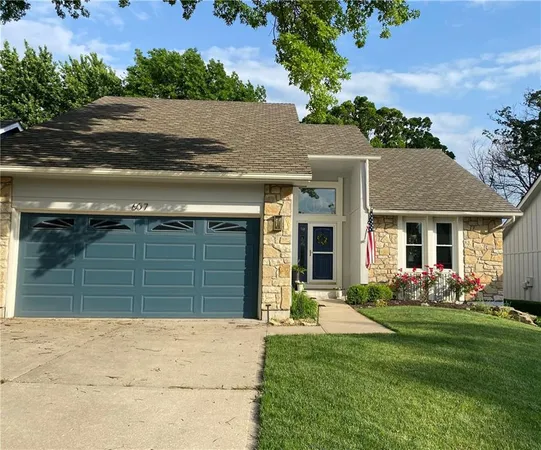 $375,000 | 607 Northeast Pinehurst Street, Lee's Summit, MO 64064