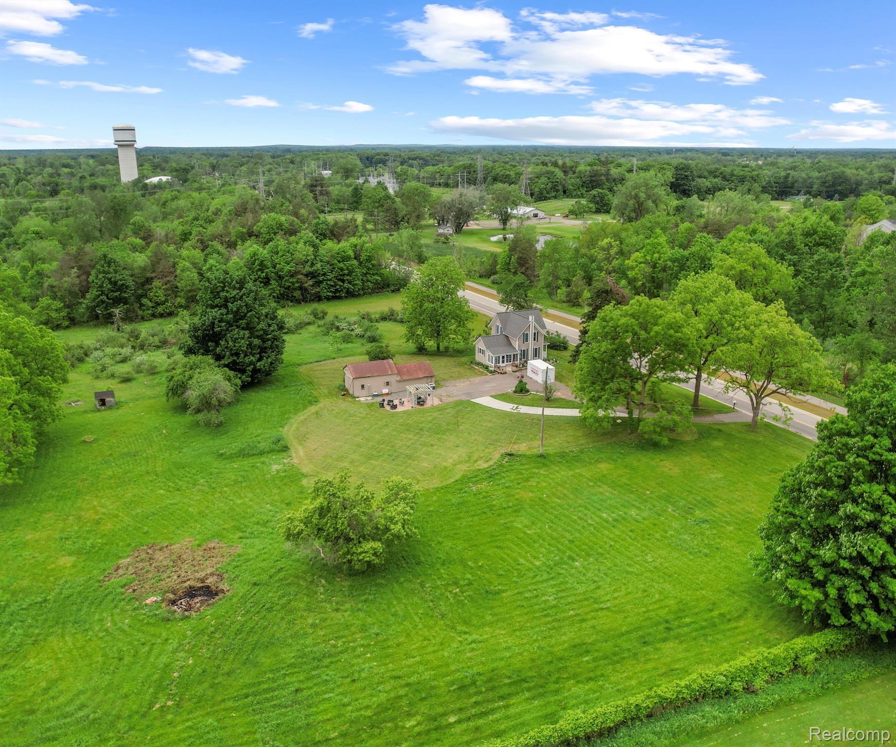 58085 9 Mile Road South Lyon, MI 48178 - Photo 6 of 49 Gallery Image 6