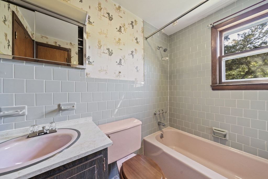 770 Shore Road Bourne, MA 02559 - Photo 31 of 37
