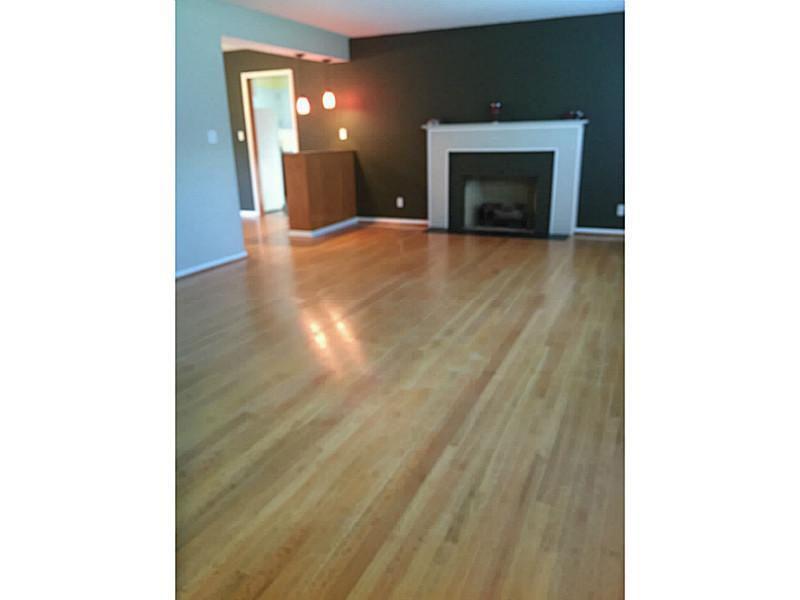 438 South High School Road Indianapolis, IN 46241 - Photo 5 of 24 Gallery Image 5