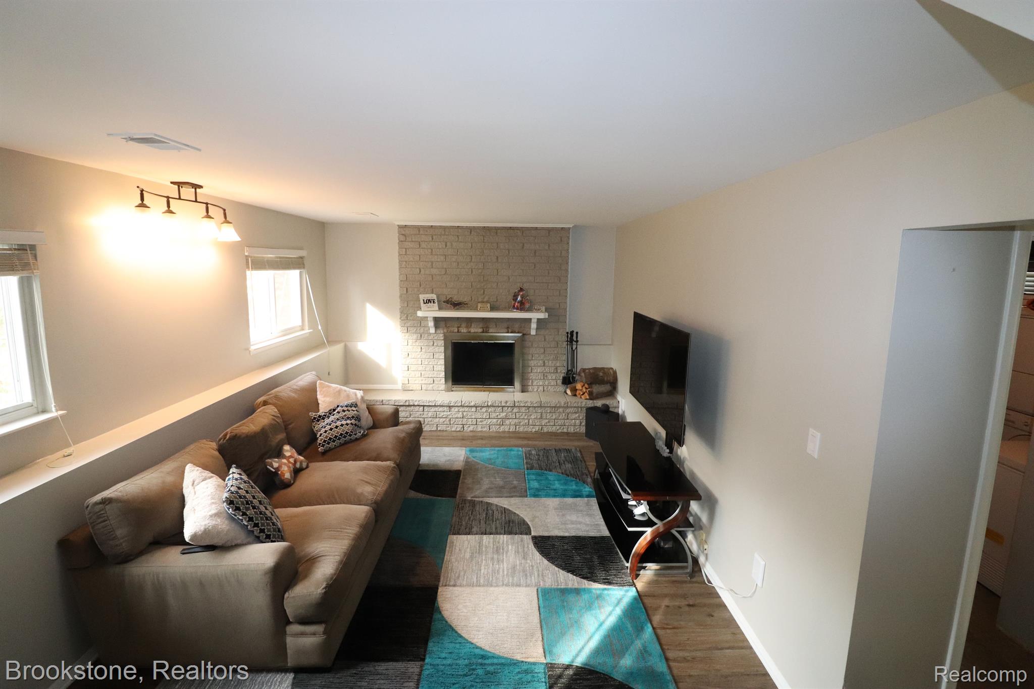 30089 Merrick Warren, MI 48092 - Photo 18 of 53 Gallery Image 18