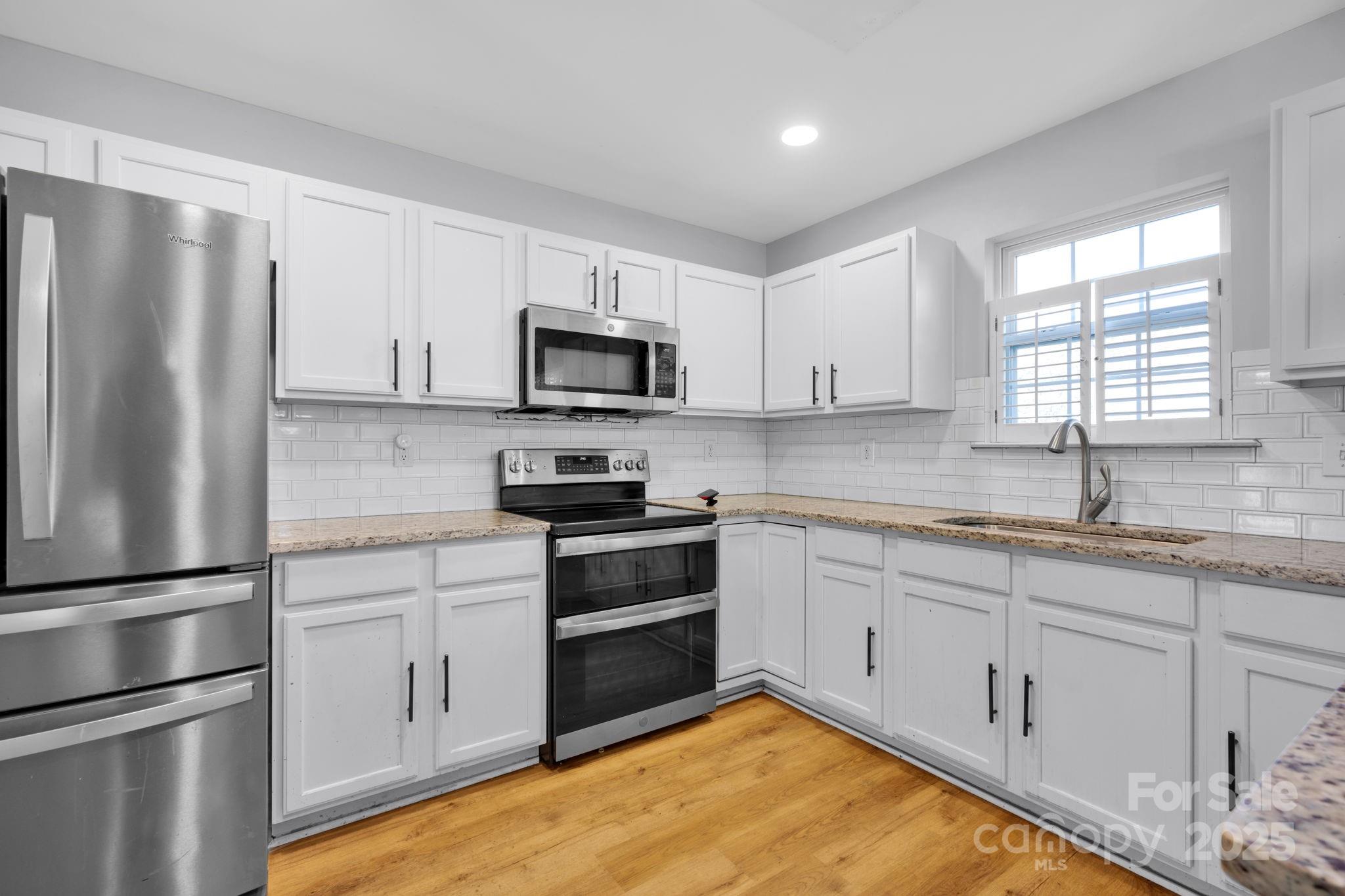 9150 Austin Ridge Lane Charlotte, NC 28214 - Photo 8 of 39