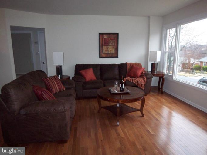 6629 Stanton Road Hyattsville, MD 20784 - Photo 2 of 11 Living Room #2