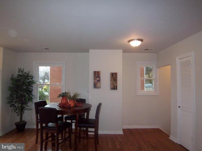 6629 Stanton Road Hyattsville, MD 20784 - Photo 6 of 11 Living Room