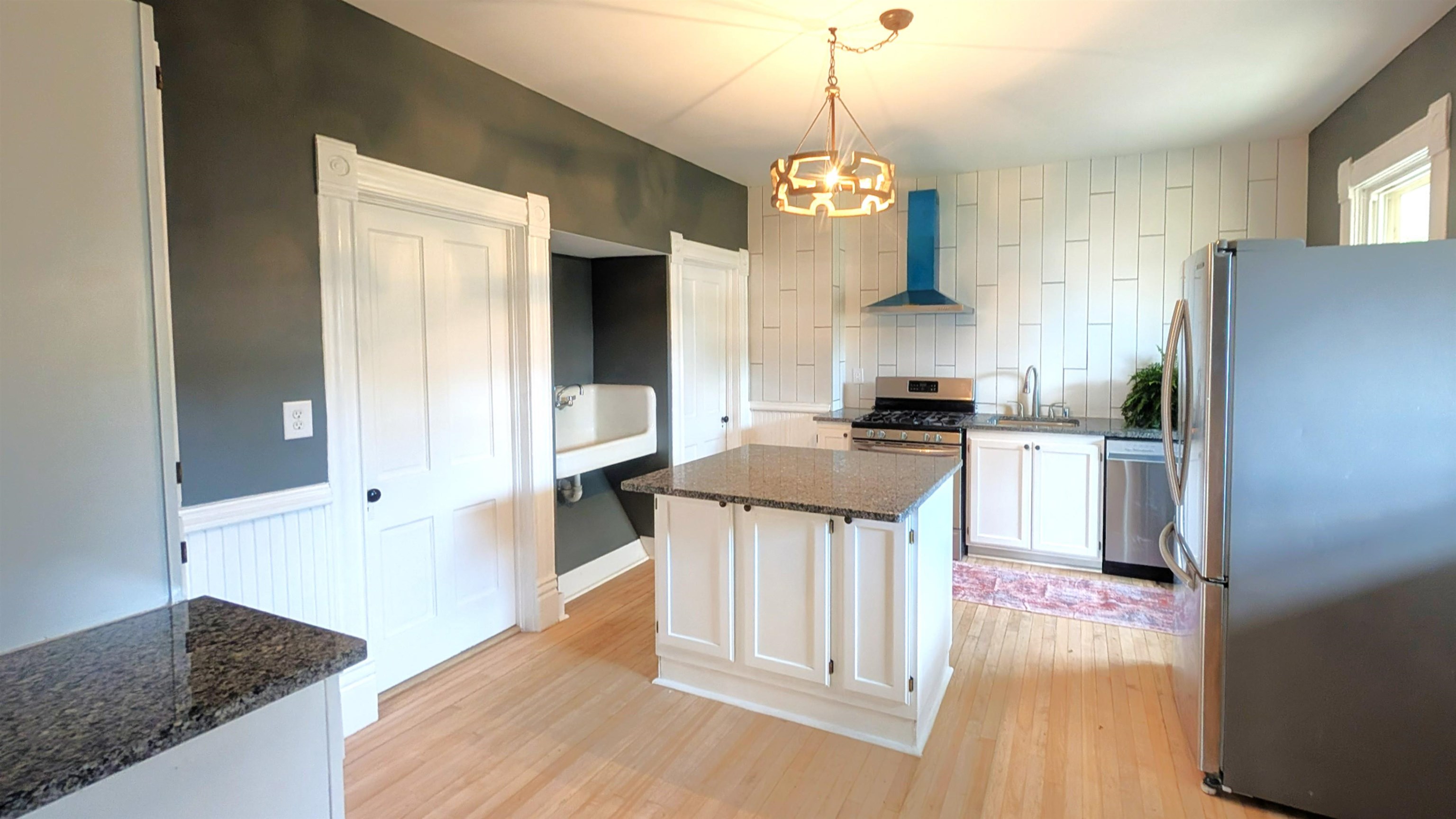 2316 Oregon Street Oshkosh, WI 54902 - Photo 4 of 15