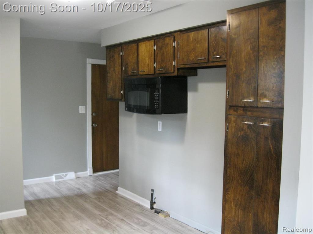 4491 Ormond Road White Lake, MI 48383 - Photo 15 of 39 Gallery Image 15