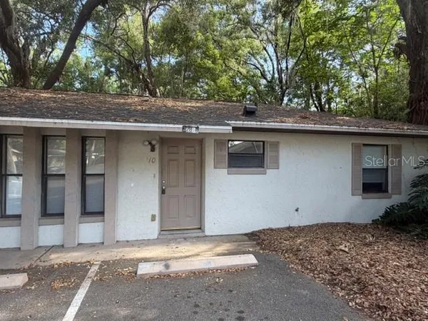 $1,200 | 32818 Lake Square Court, Unit 10, Leesburg, FL 34788