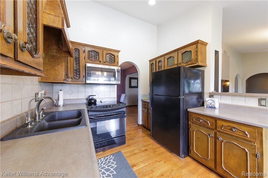 4545 Lone Tree Road Milford, MI 48380 - Photo 12 of 79 Lone Tree Rd_4545_Kitchen_01.jpg