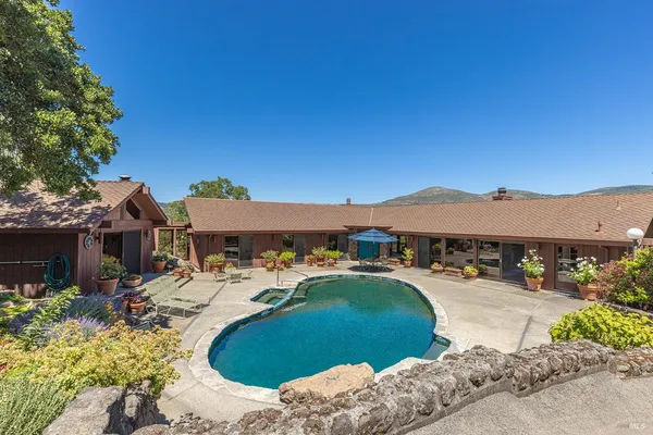 $2,700,000 | 2231 First Avenue, Napa, CA 94558