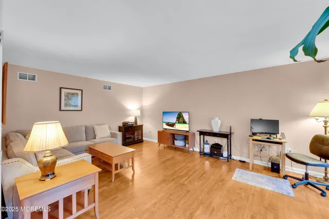 $950,000 | 1 Silver Birch Court, Monmouth Junction, NJ 08852