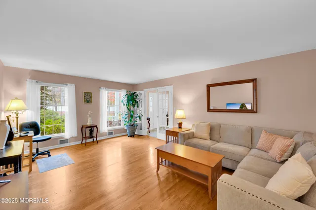 $950,000 | 1 Silver Birch Court, Monmouth Junction, NJ 08852