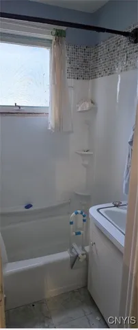 $149,900 | 524 West Seneca Turnpike, Syracuse, NY 13207