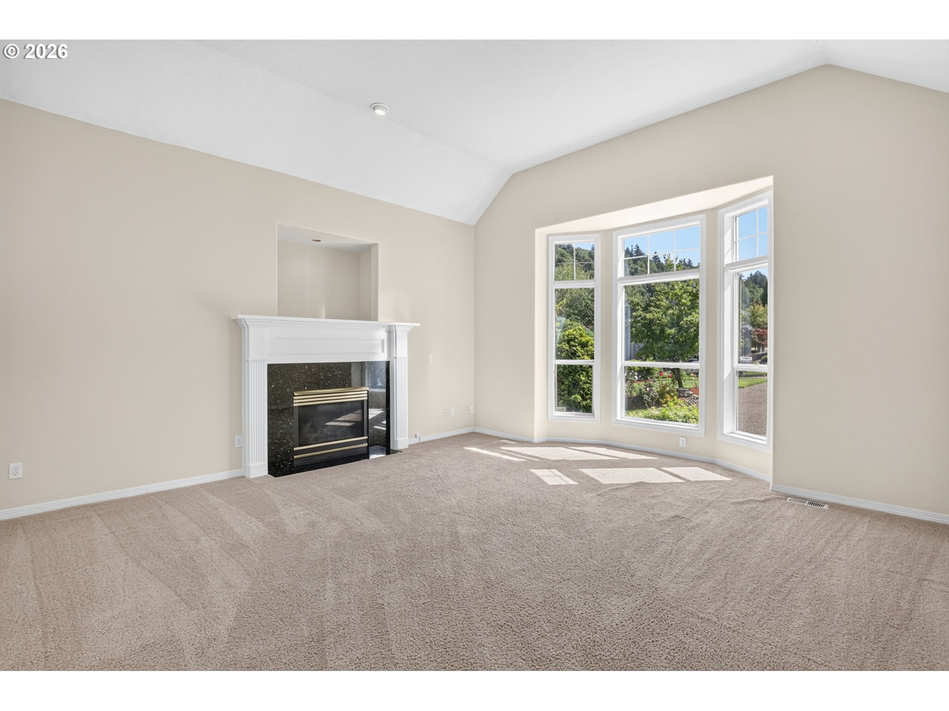 285 Southeast Avondale Way Gresham, OR 97080 - Photo 4 of 47