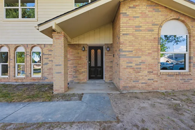 $315,999 | 3835 Green Crest Drive, Houston, TX 77082