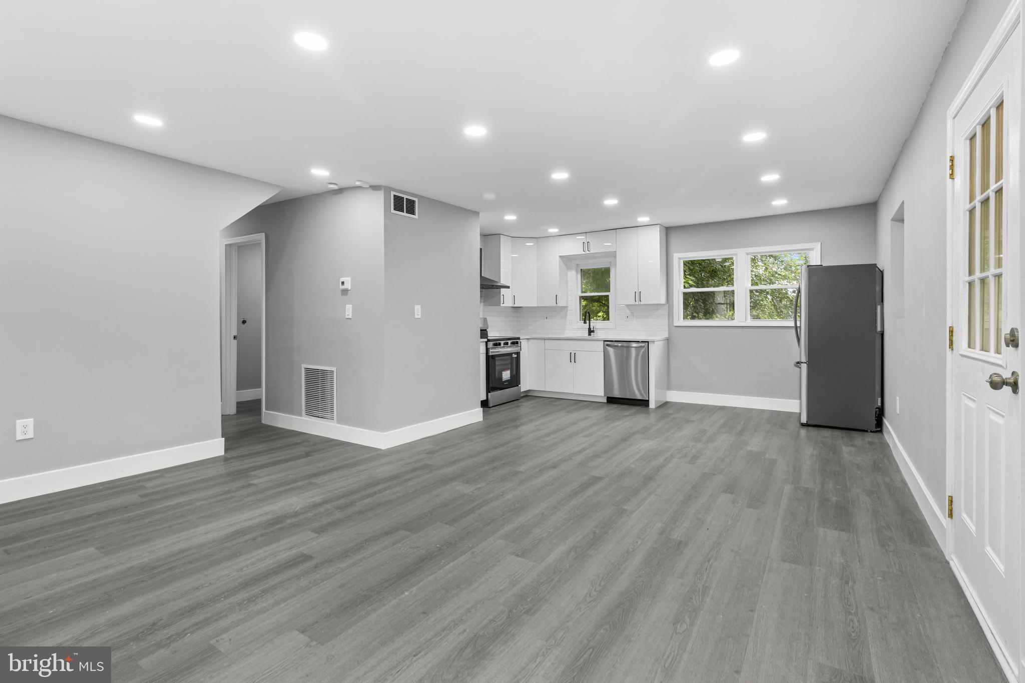 2094 Downs Chapel Road Clayton, DE 19938 - Photo 5 of 30 Eat in Kitchen