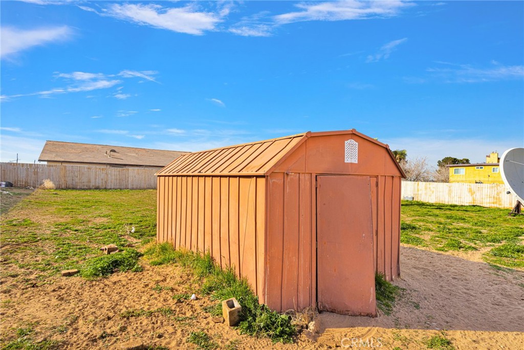 18350 Jonathan Street Adelanto, CA 92301 - Photo 31 of 32 a view of a back yard
