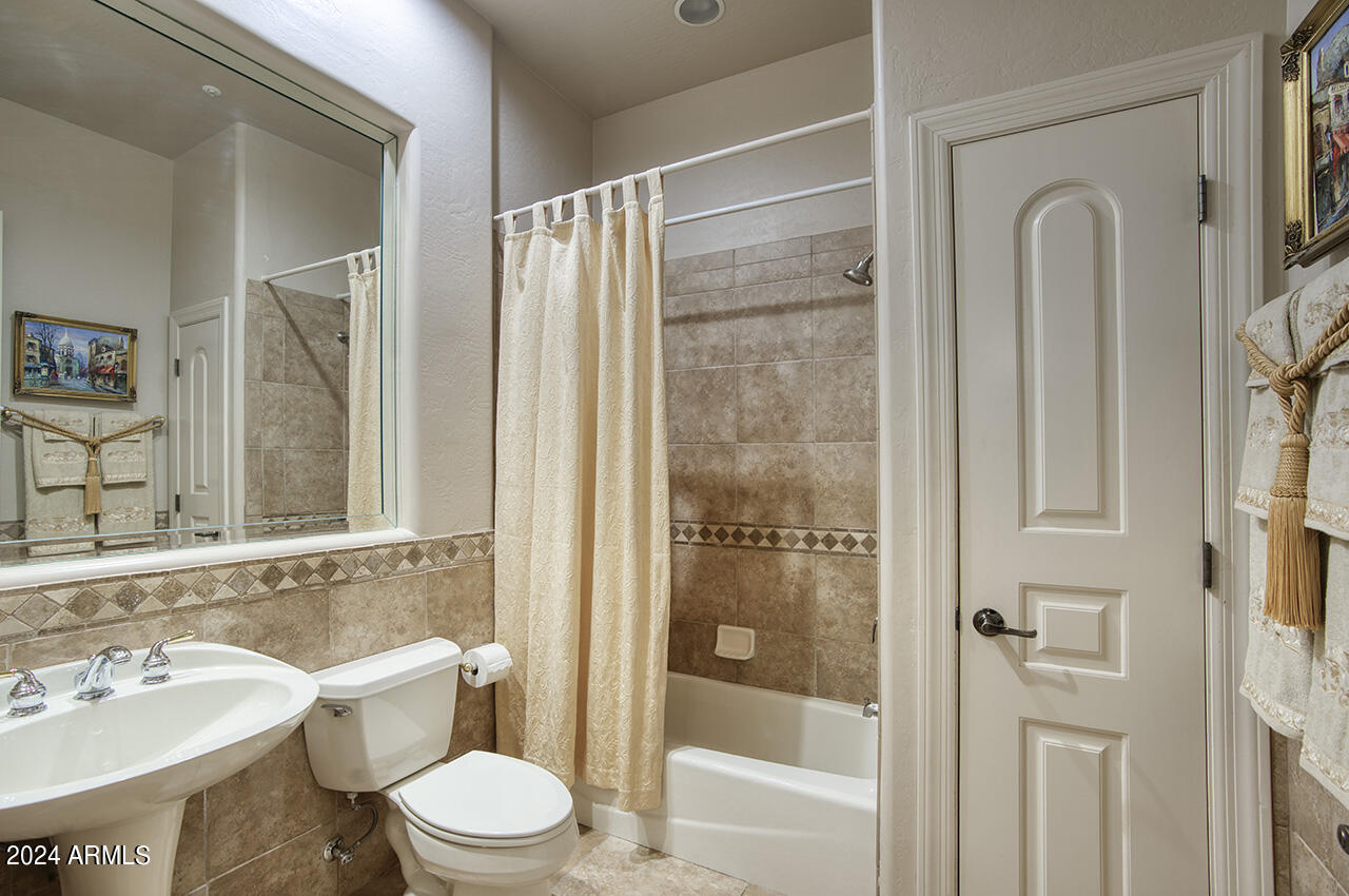 8927 East Wethersfield Road Scottsdale, AZ 85260 - Photo 18 of 28 Bathroom 3