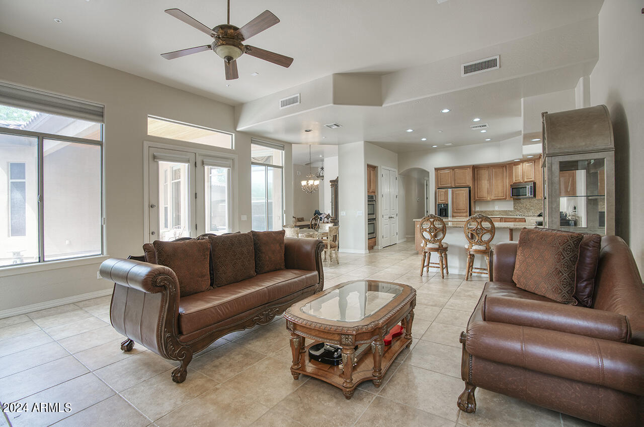 8927 East Wethersfield Road Scottsdale, AZ 85260 - Photo 7 of 28 Family Room