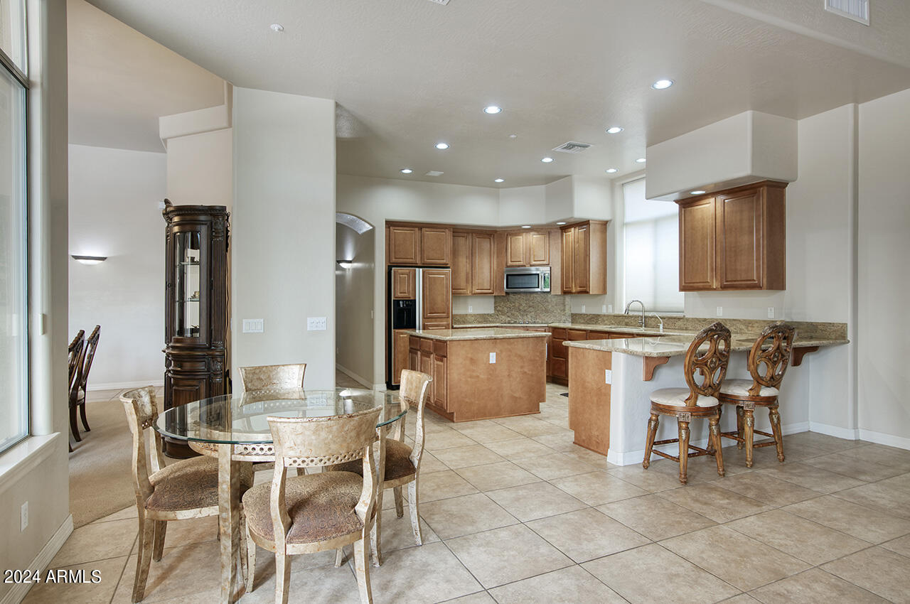 8927 East Wethersfield Road Scottsdale, AZ 85260 - Photo 8 of 28 Dining | Kitchen View