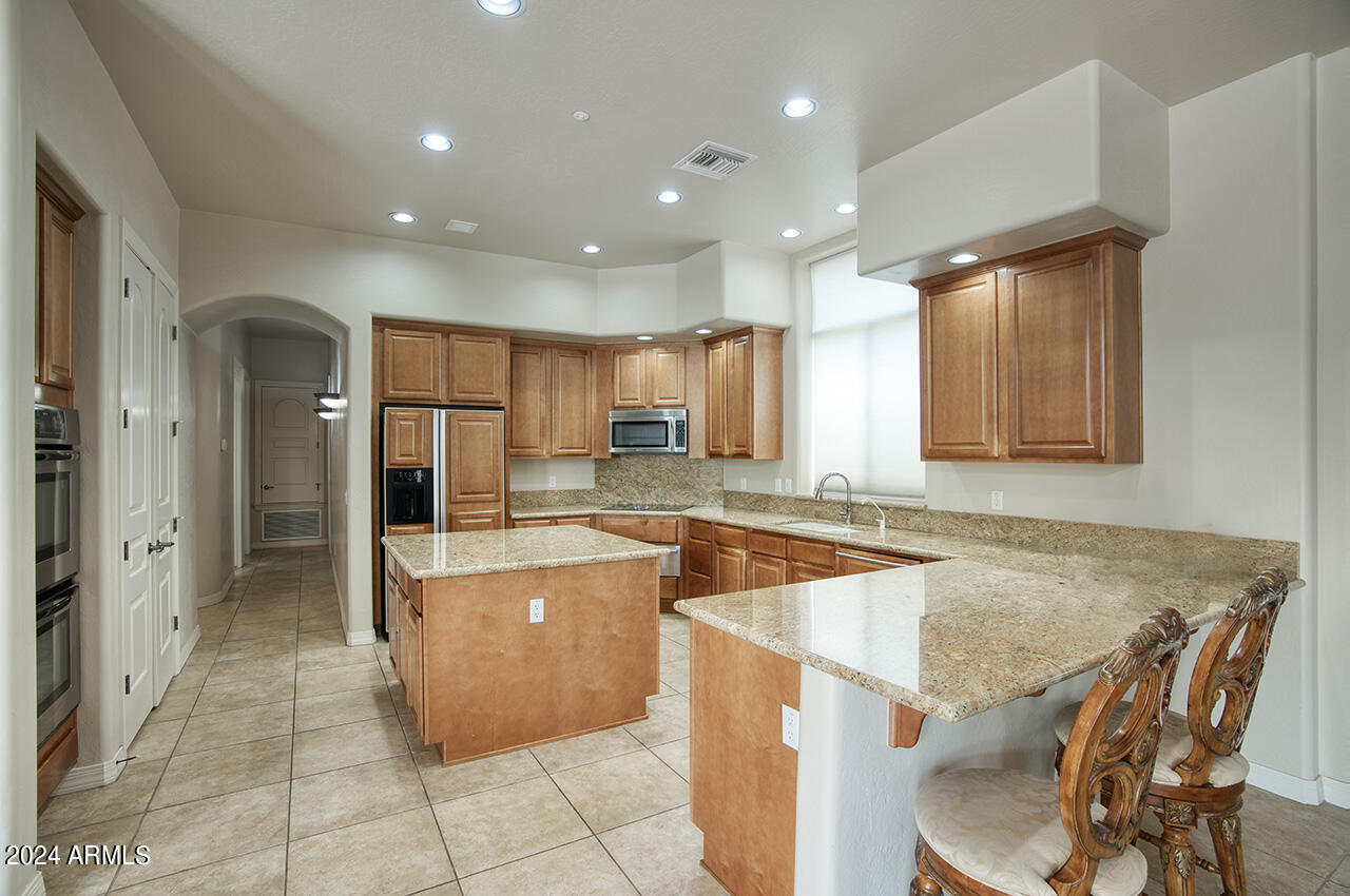 8927 East Wethersfield Road Scottsdale, AZ 85260 - Photo 9 of 28 Kitchen