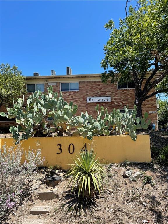 304 East 33rd Street, Unit 9 Austin, TX 78705 - Photo 6 of 11