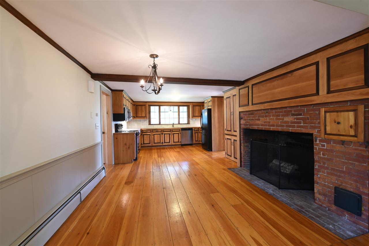 60 Highland Road South Hampton, NH 03827 - Photo 3 of 31