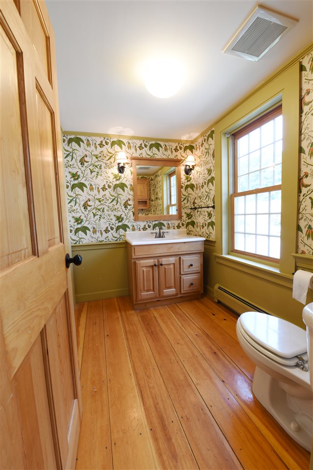 60 Highland Road South Hampton, NH 03827 - Photo 8 of 31