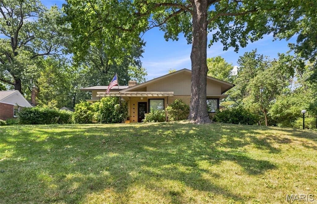 23 Devon Road Glendale, MO 63122 - Photo 4 of 77 Gallery Image 4