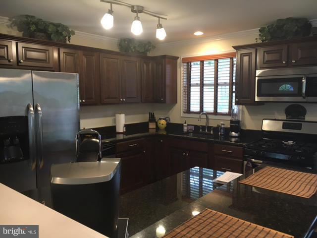 303 Hampton Road Linthicum Heights, MD 21090 - Photo 13 of 30 Kitchen