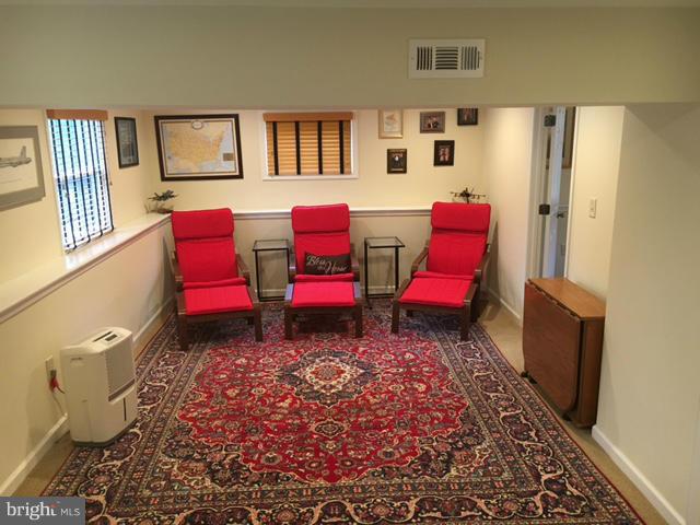 303 Hampton Road Linthicum Heights, MD 21090 - Photo 18 of 30 Family Room