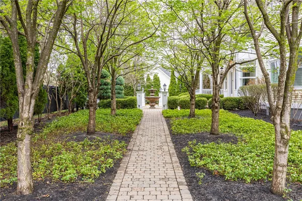 $895,000 | 17 Sibley Place, Unit 3, Rochester, NY 14607