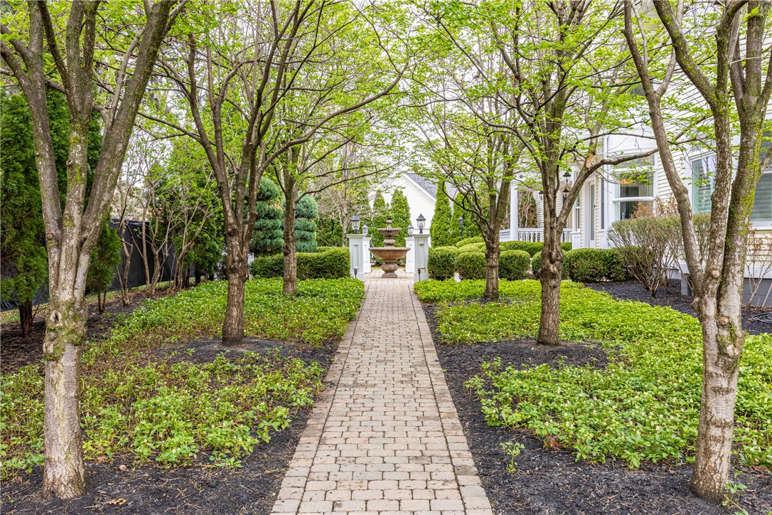 17 Sibley Place, Unit 3 Rochester, NY 14607 - Photo 4 of 41