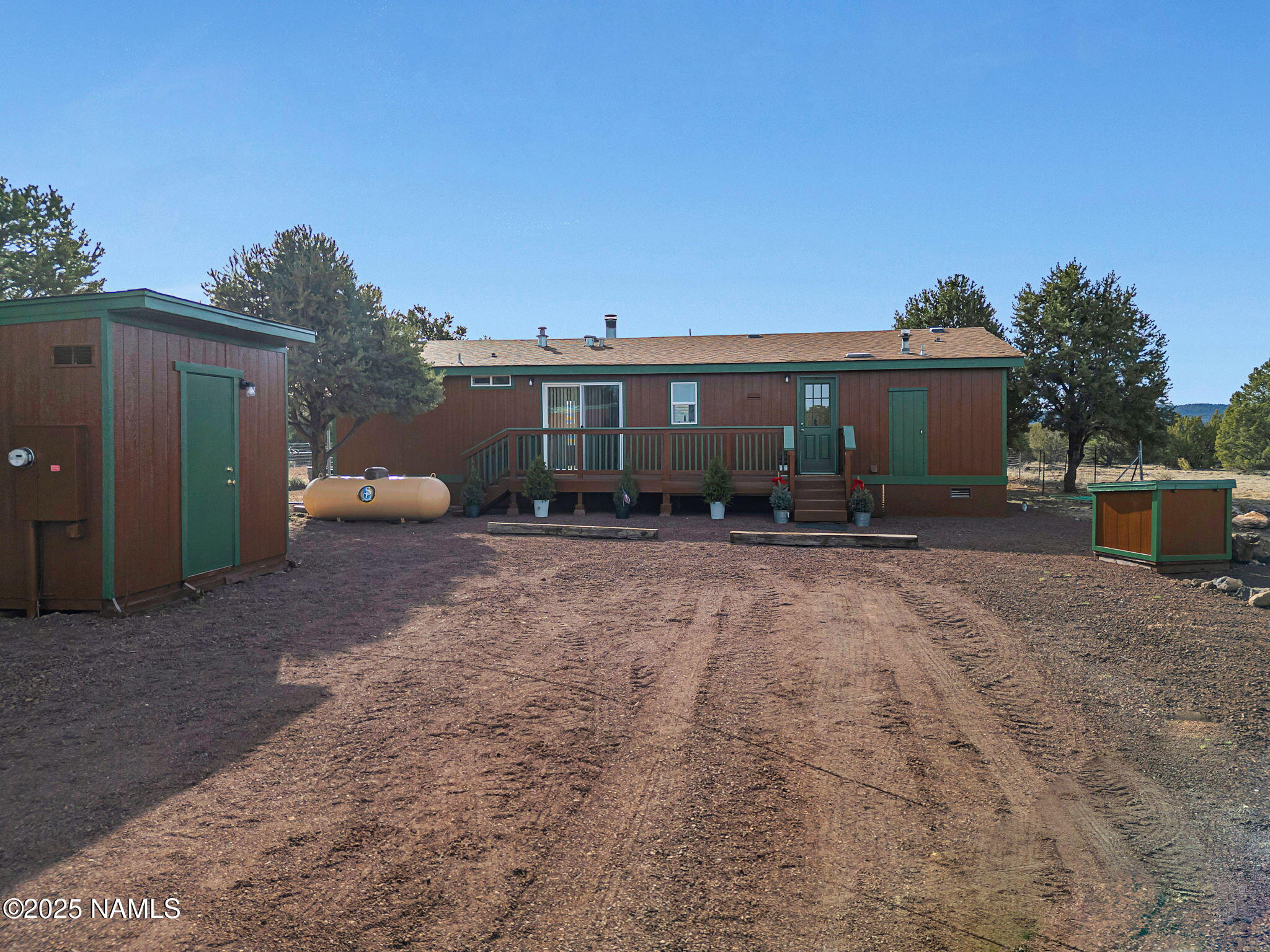 2705 West Honeysuckle Road Williams, AZ 86046 - Photo 25 of 37 Shed/Pump House
