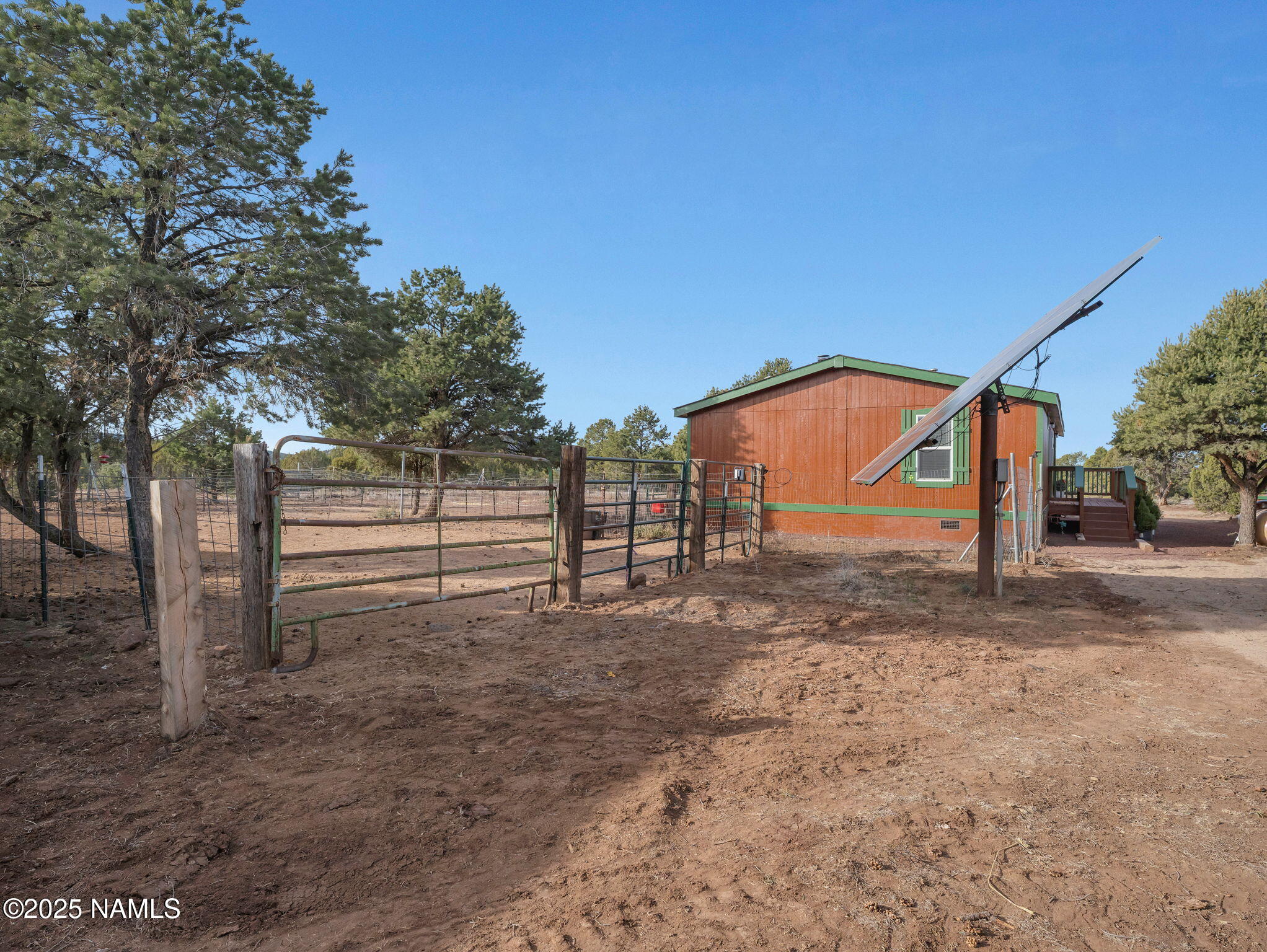 2705 West Honeysuckle Road Williams, AZ 86046 - Photo 27 of 37 Side View