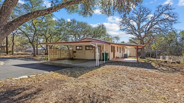 $415,000 | 119 Felps Drive, Blanco, TX 78606