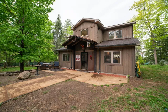 $429,000 | 3835 South Lake Road, Moose Lake, MN 55767