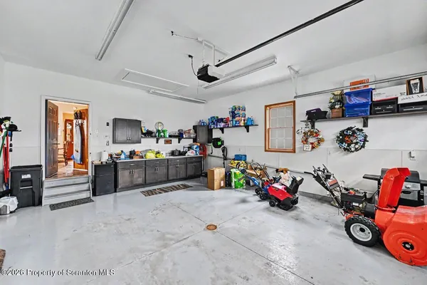 $675,000 | 33 Parry Road, Moscow, PA 18444