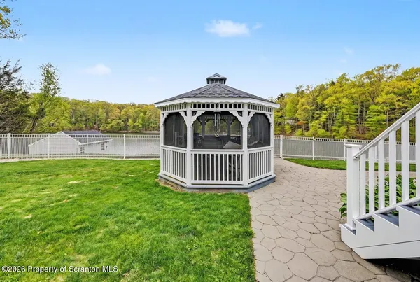 $675,000 | 33 Parry Road, Moscow, PA 18444