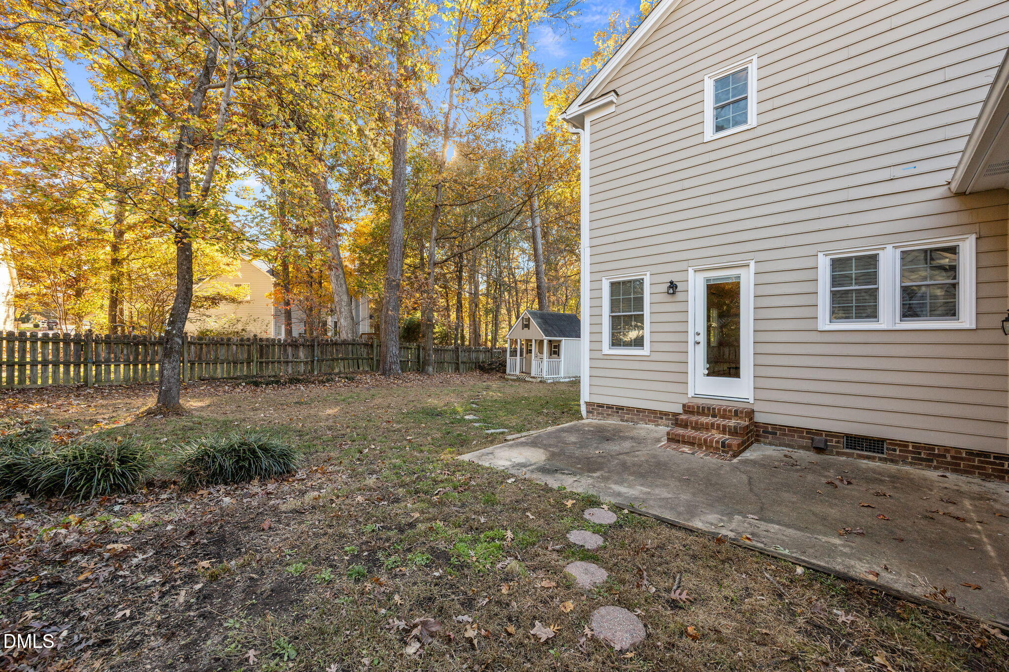 11829 North Exeter Way Raleigh, NC 27613 - Photo 5 of 41 41-web-or-mls-IMG_4395