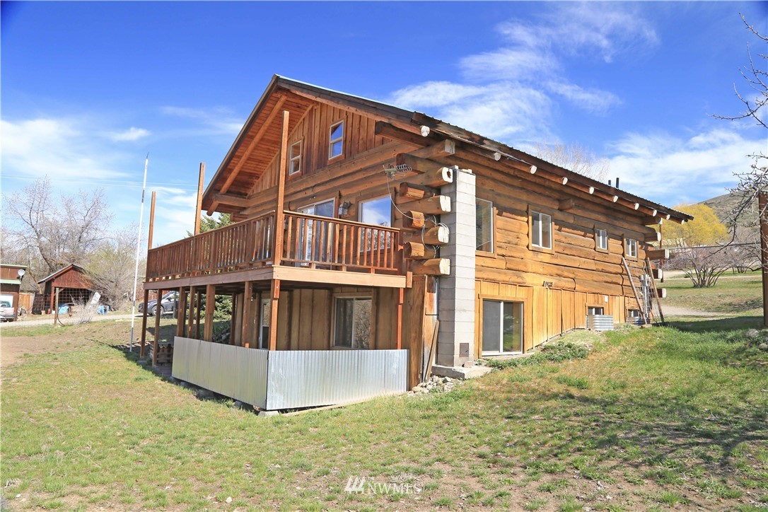 403 Perry Street Winthrop, WA 98862 - Photo 1 of 33 Gallery Image 1