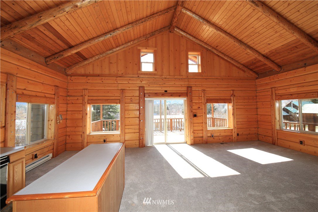 403 Perry Street Winthrop, WA 98862 - Photo 4 of 33 Gallery Image 4