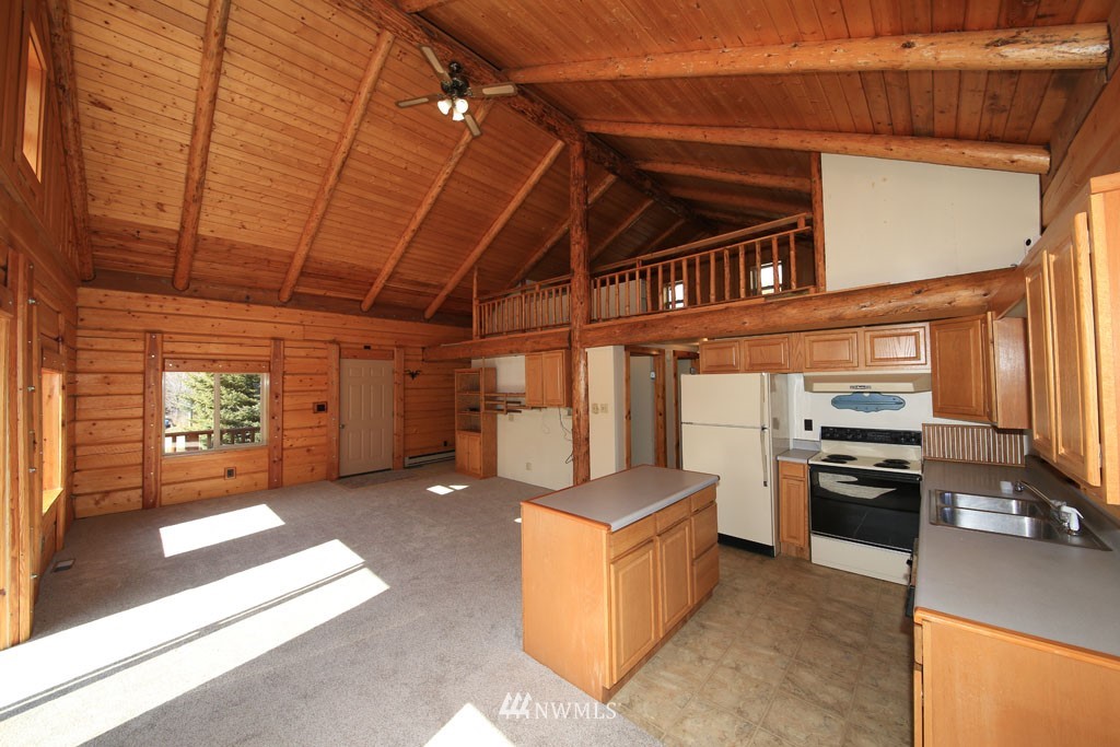 403 Perry Street Winthrop, WA 98862 - Photo 7 of 33 Gallery Image 7